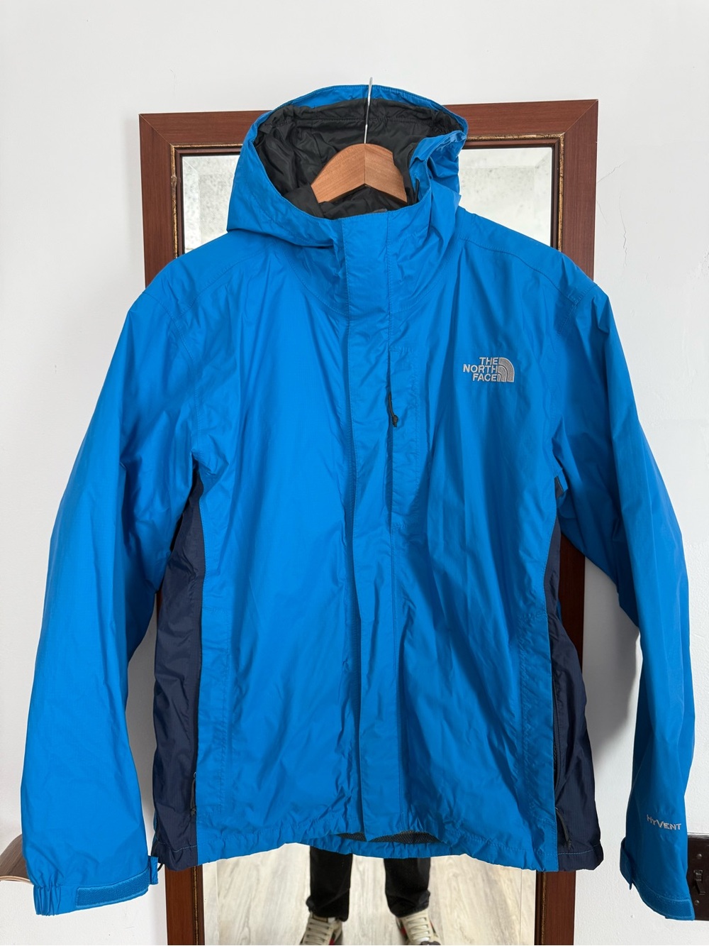 The North Face Men’s Bright Blue Waterproof Hooded Rain Jacket